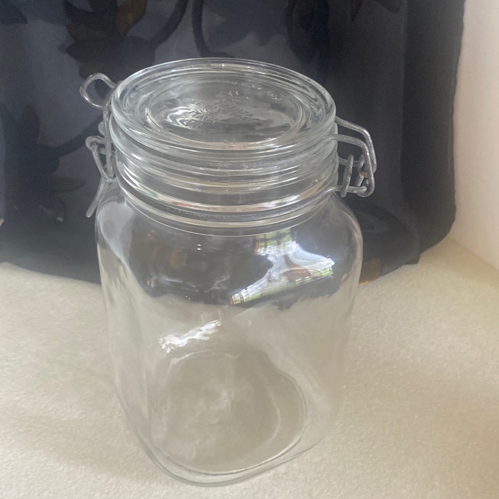 Vintage Fidenza Idee in Vetro Italy 1 1/2 liter clear glass & metal locking lid